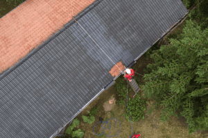 proces renowacji powierzchni dachowych Dach